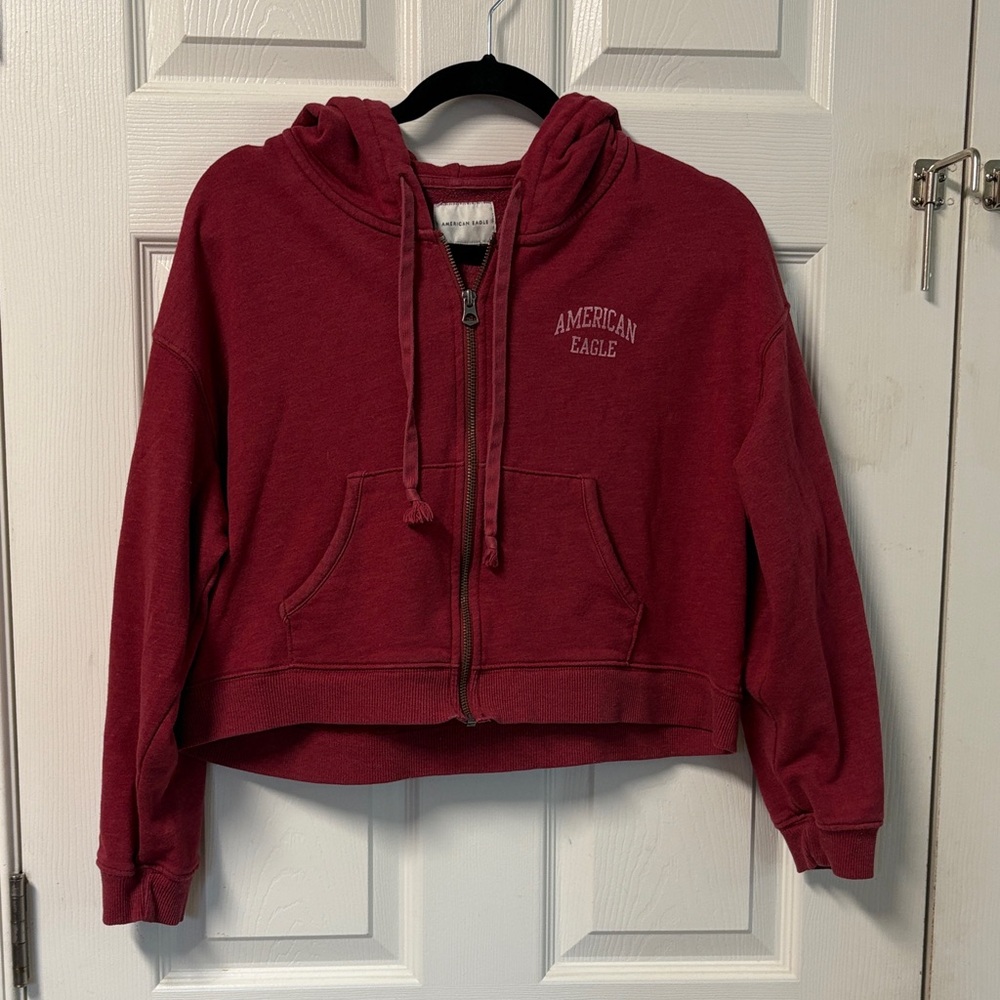 💜 3/$15. American Eagle Outfitters Burgundy Zip-Up